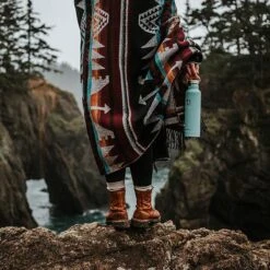 Earthwell Woodie Vacuum Bottle 650ml Walnut / Baja Sand 9 Earthwell Woodie Vacuum Bottle 650ml Walnut / Baja Sand -Condor || Mil-Tec || Klean Kanteen Sales earthwell woodie vb lifestyle 003 5